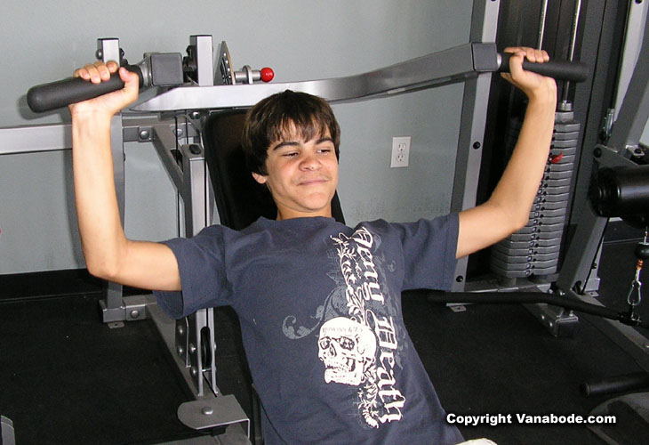 Ben pumps big iron at las vegas gym picture
