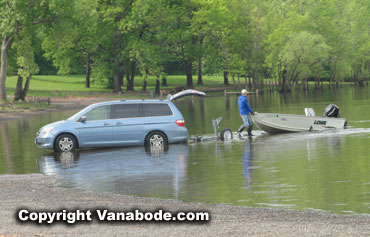boast pulls car in water