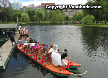 boat tours on the lake in Boston massachusetts