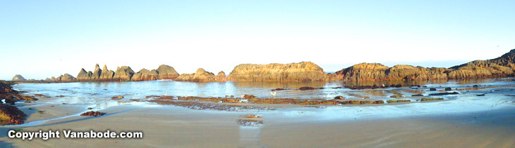california oregon coast picture of tidal pools on beach
