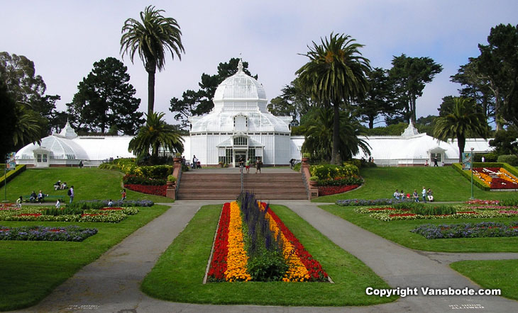 picture of conservatory at golden gate park in san francisco california