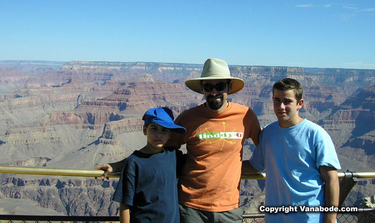 picture of the boys at the grand canyon rim