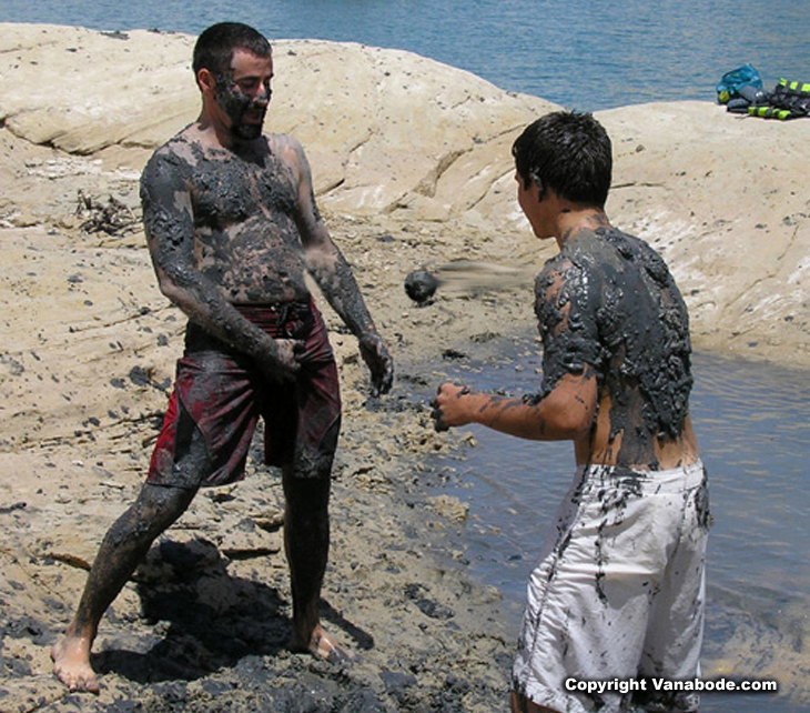 picture of mud ball fighters in lake powell