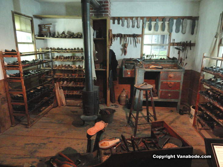 maine state museum shoe cobbler reenactment display room