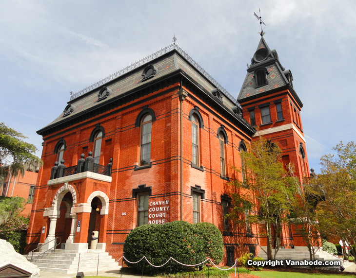 New Bern Craven County courthouse with heavy brick repairs
