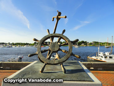 newburyport sculpture of ships wheel