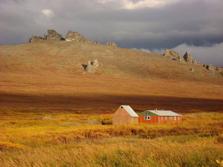 picture of serpentine bunkhouse bering land in alaska