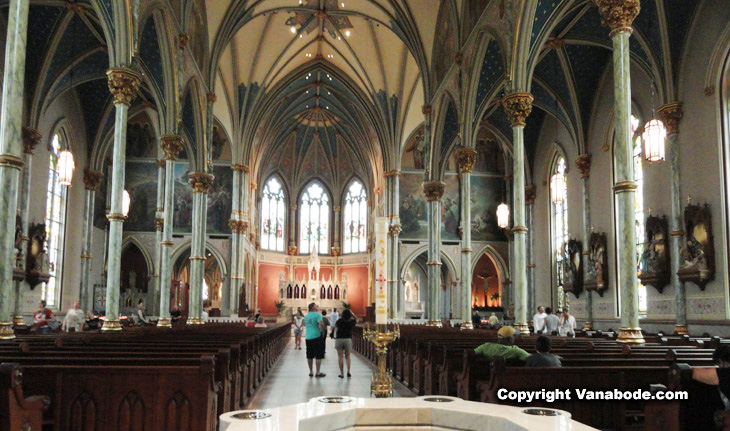 interior picture of cathedral of st john the baptist in savannah georgia